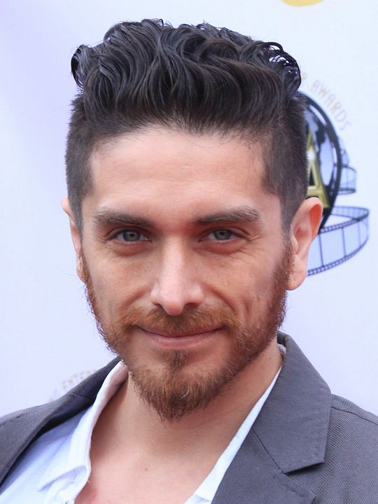 Póster Josh Keaton