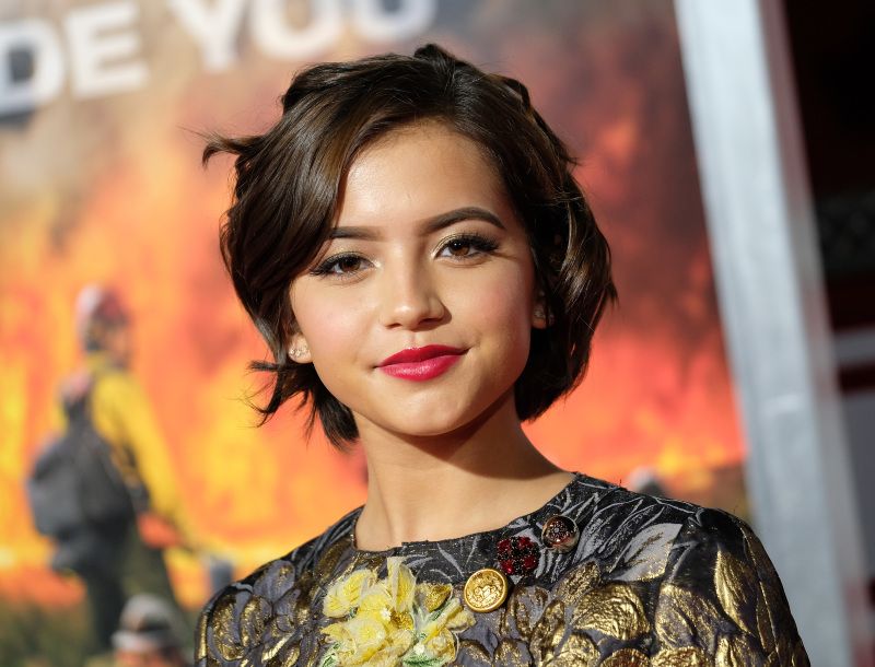 Cobertura de revista Isabela Merced