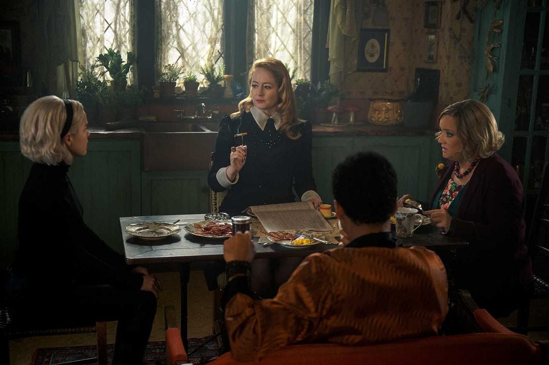 El Mundo Oculto De Sabrina : Foto Miranda Otto, Kiernan Shipka, Lucy Davis, Chance Perdomo