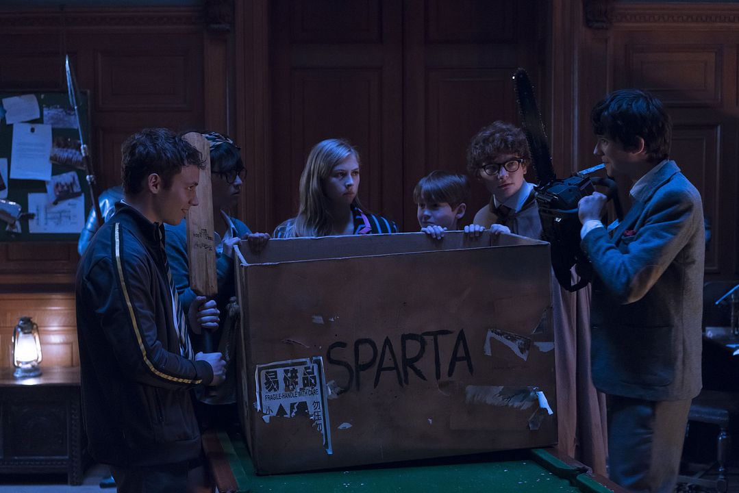 Foto Isabella Laughland, Asa Butterfield, Kit Connor, Finn Cole, Max Raphael
