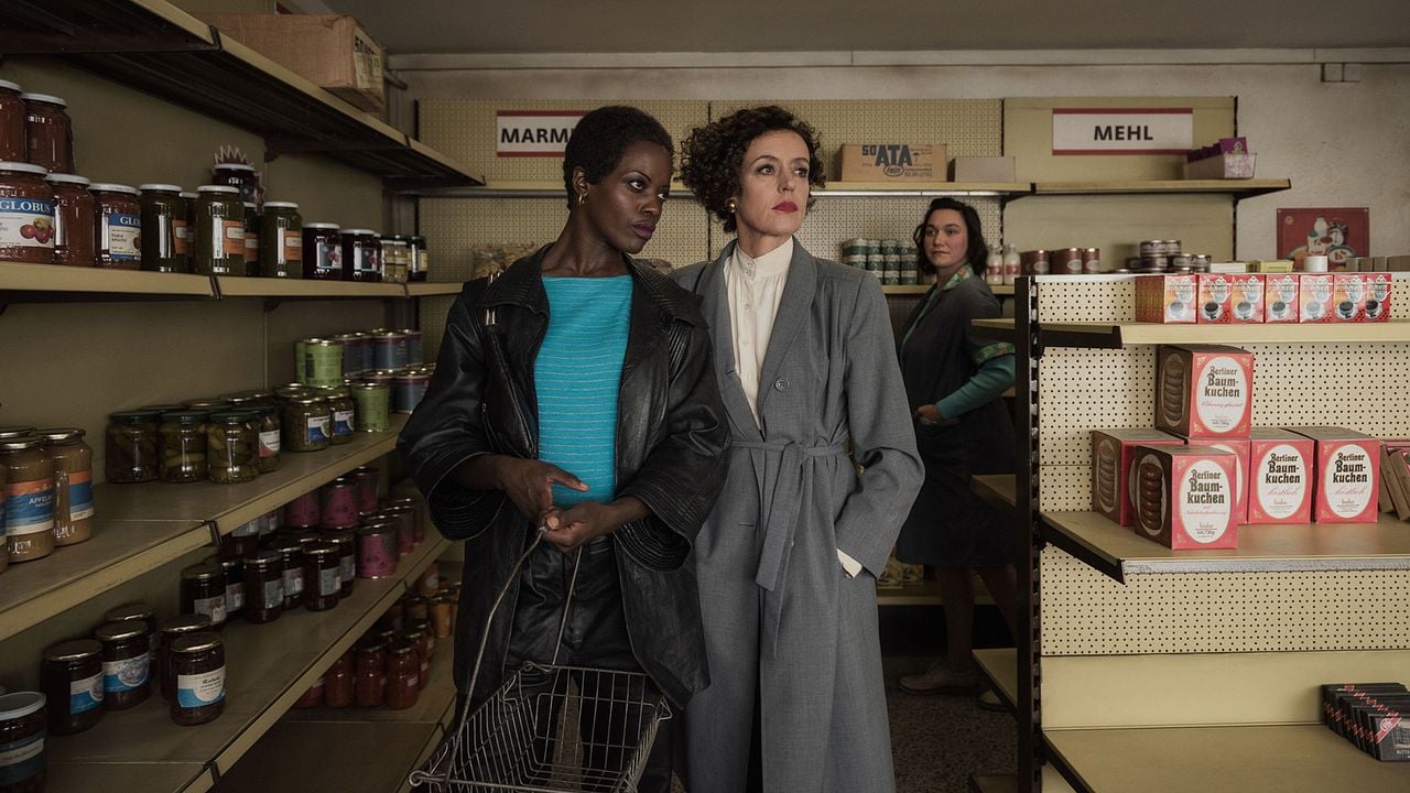 Deutschland 83 : Foto Maria Schrader, Florence Kasumba