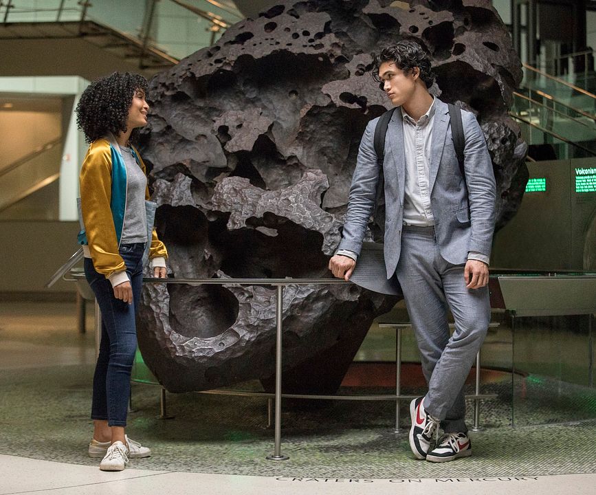 El sol también es una estrella : Foto Yara Shahidi, Charles Melton