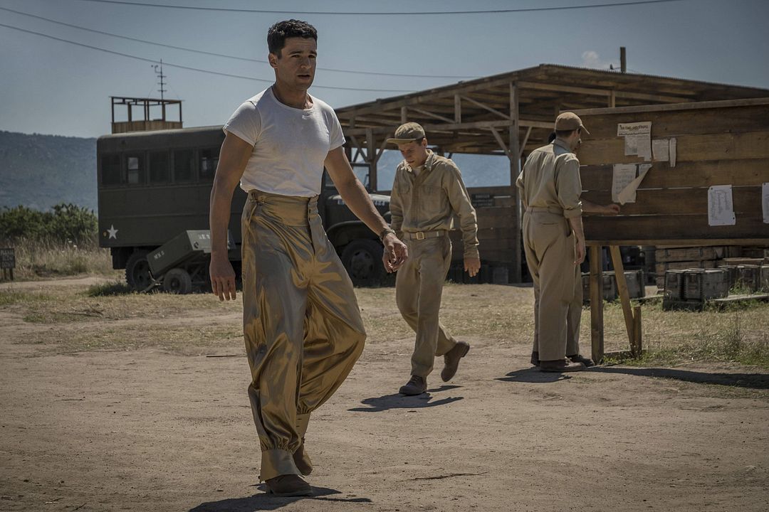 Catch-22 : Foto Christopher Abbott