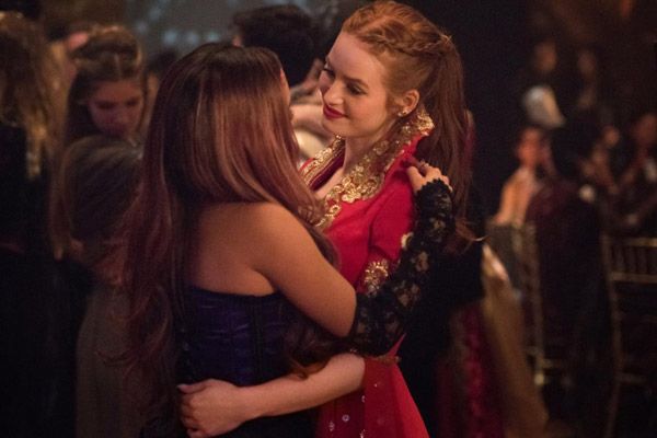Riverdale : Foto Vanessa Morgan, Madelaine Petsch