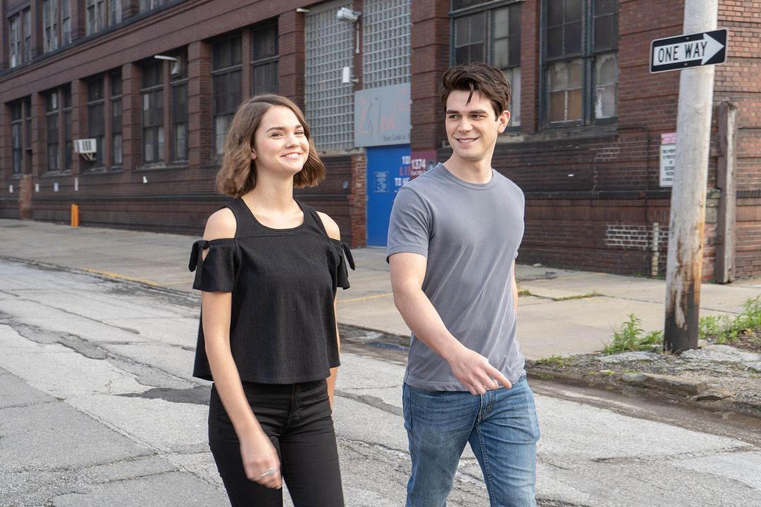 Nuestro último verano : Foto K.J. Apa, Maia Mitchell