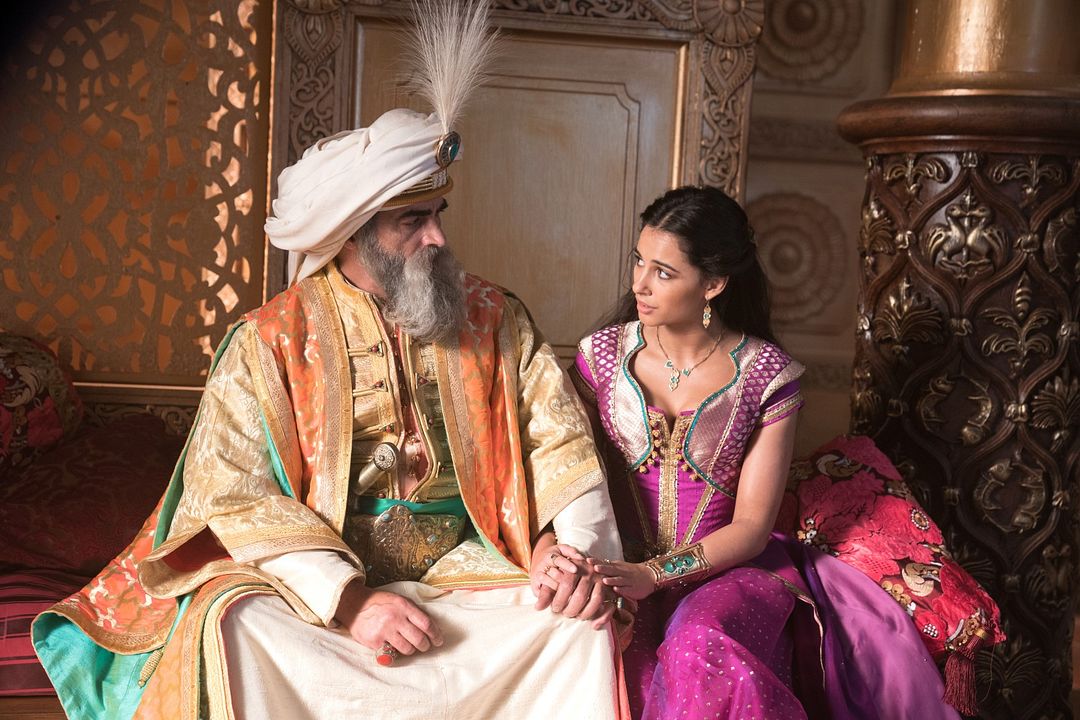 Aladdin : Foto Naomi Scott, Navid Negahban