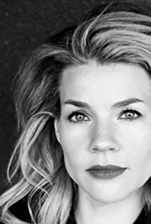 Póster Elizabeth Chomko