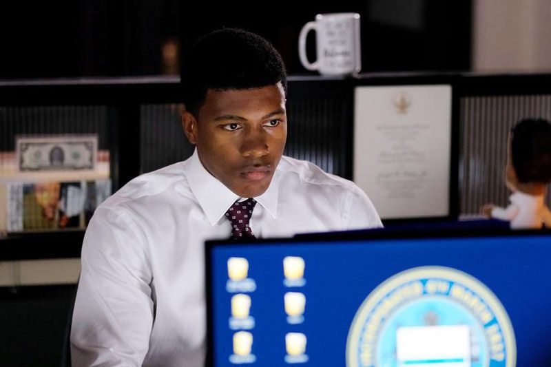 Pearson : Foto Eli Goree