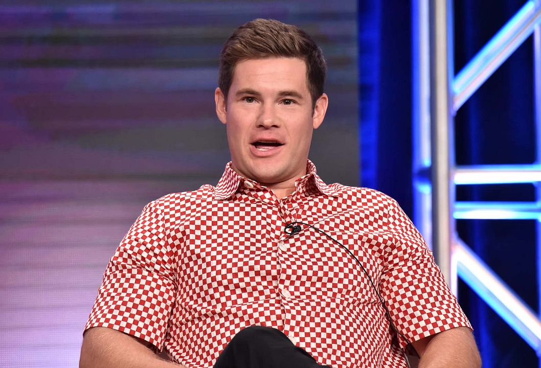 Cobertura de revista Adam Devine