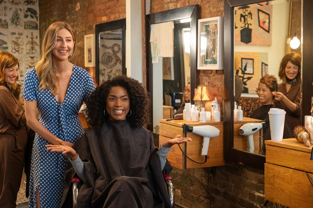 Más que madres : Foto Angela Bassett, Heidi Gardner