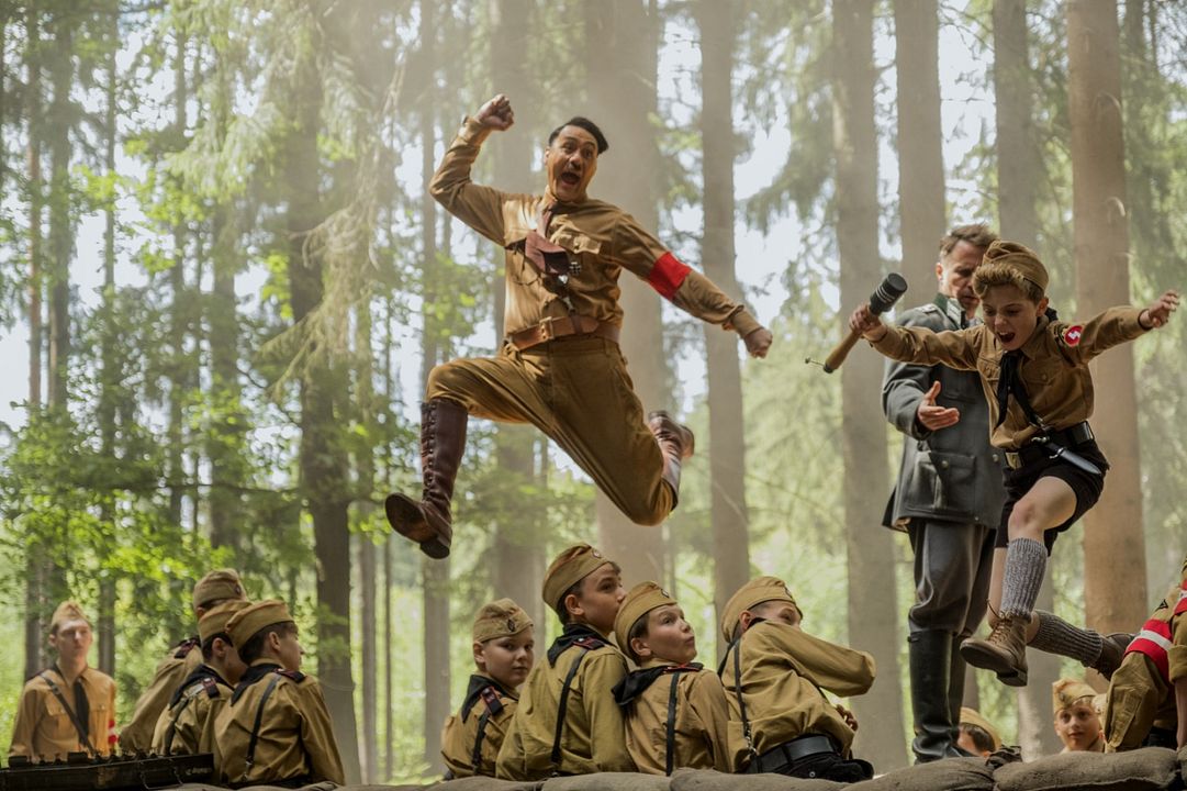 Jojo Rabbit : Foto Sam Rockwell, Taika Waititi, Roman Griffin Davis