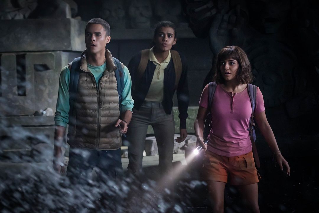 Dora y la ciudad perdida : Foto Isabela Merced, Madeleine Madden