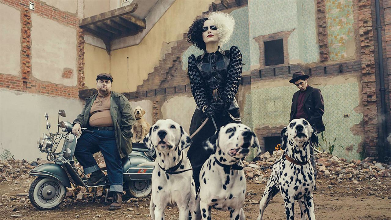 Cruella : Foto Emma Stone, Joel Fry, Paul Walter Hauser