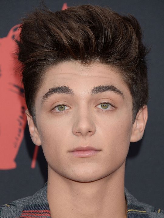 Póster Asher Angel