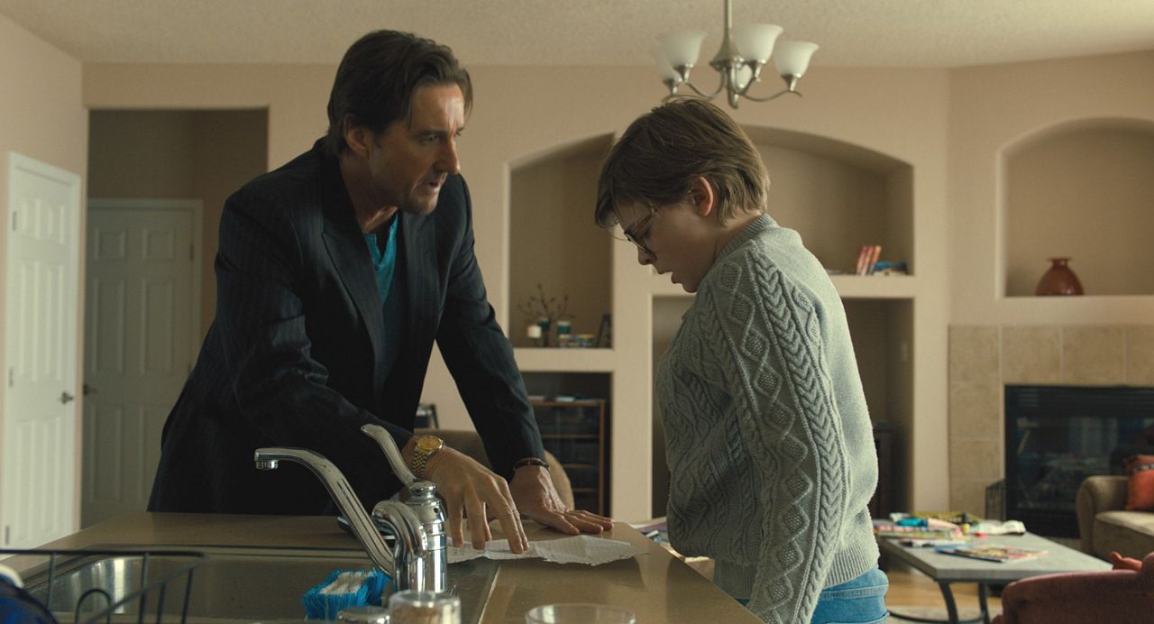 El jilguero : Foto Oakes Fegley, Luke Wilson