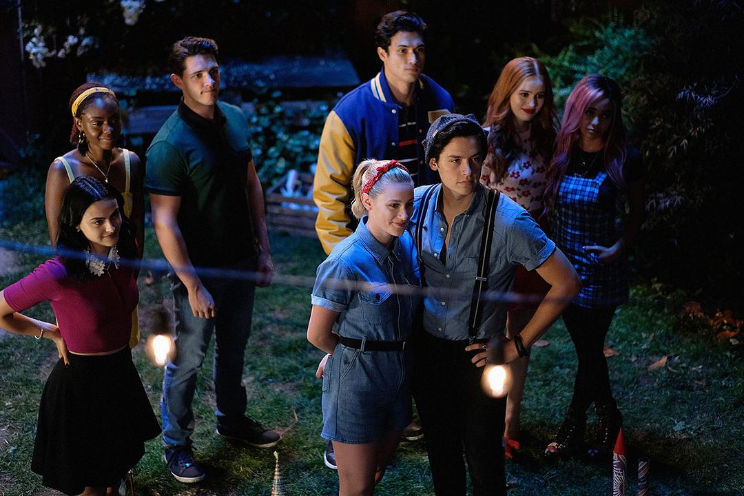 Riverdale : Foto Camila Mendes, Ashleigh Murray, Madelaine Petsch, Charles Melton, Lili Reinhart, Vanessa Morgan, Cole Sprouse