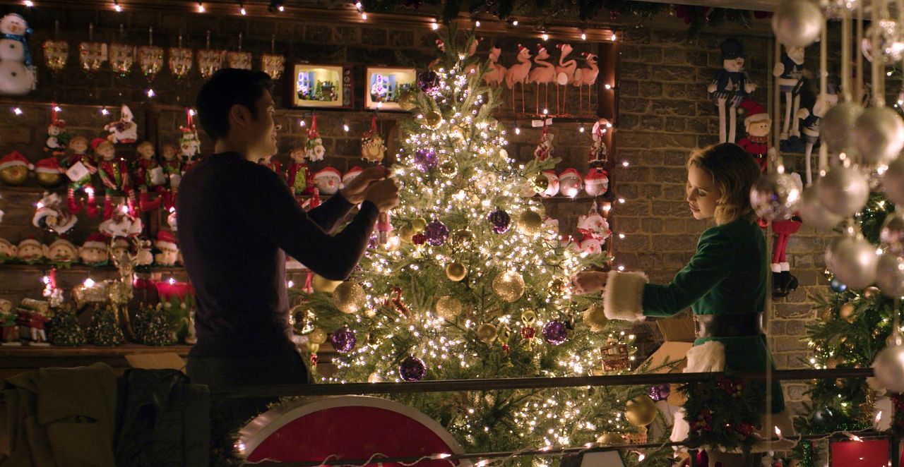 Last Christmas: Otra oportunidad para amar : Foto Henry Golding, Emilia Clarke