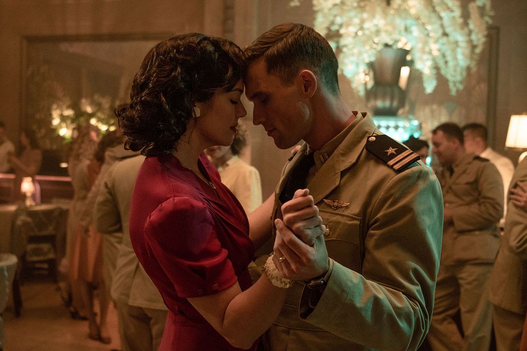 Midway: Batalla en el Pacífico : Foto Ed Skrein, Mandy Moore