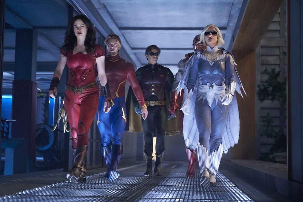 Titanes : Foto Minka Kelly, Brenton Thwaites