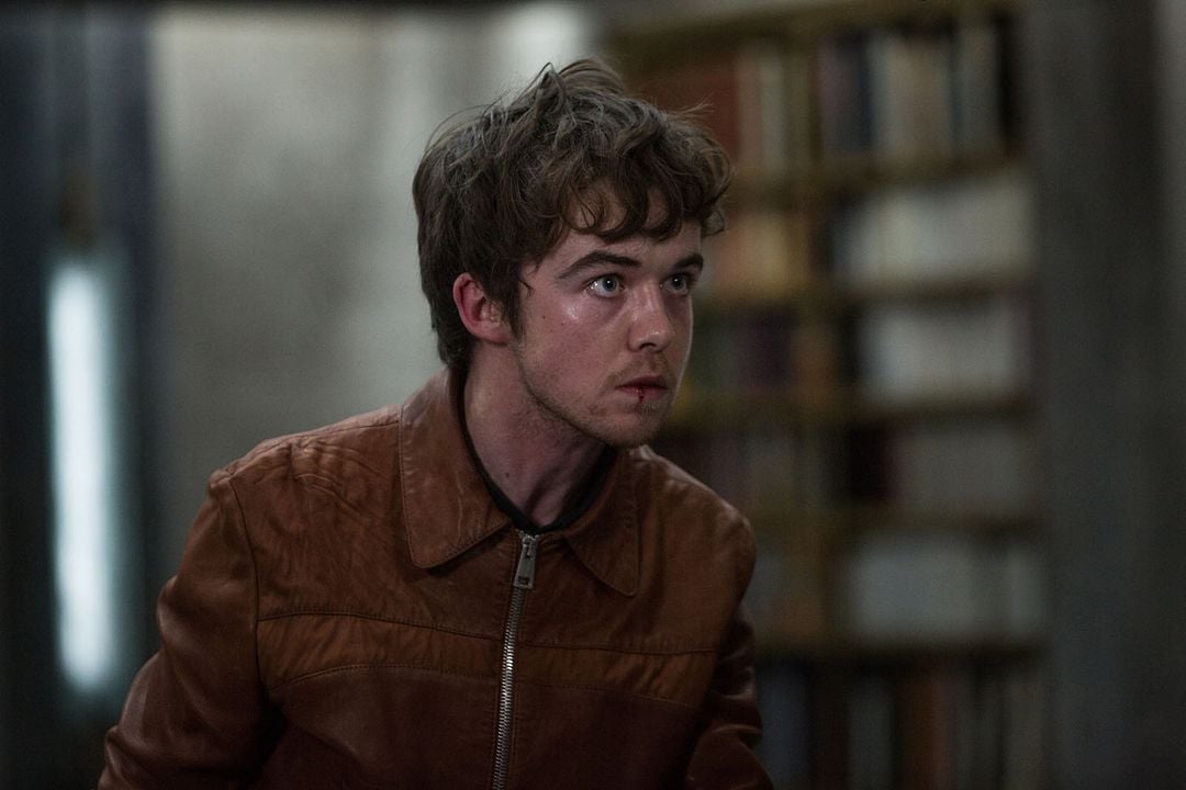 Los traductores : Foto Alex Lawther