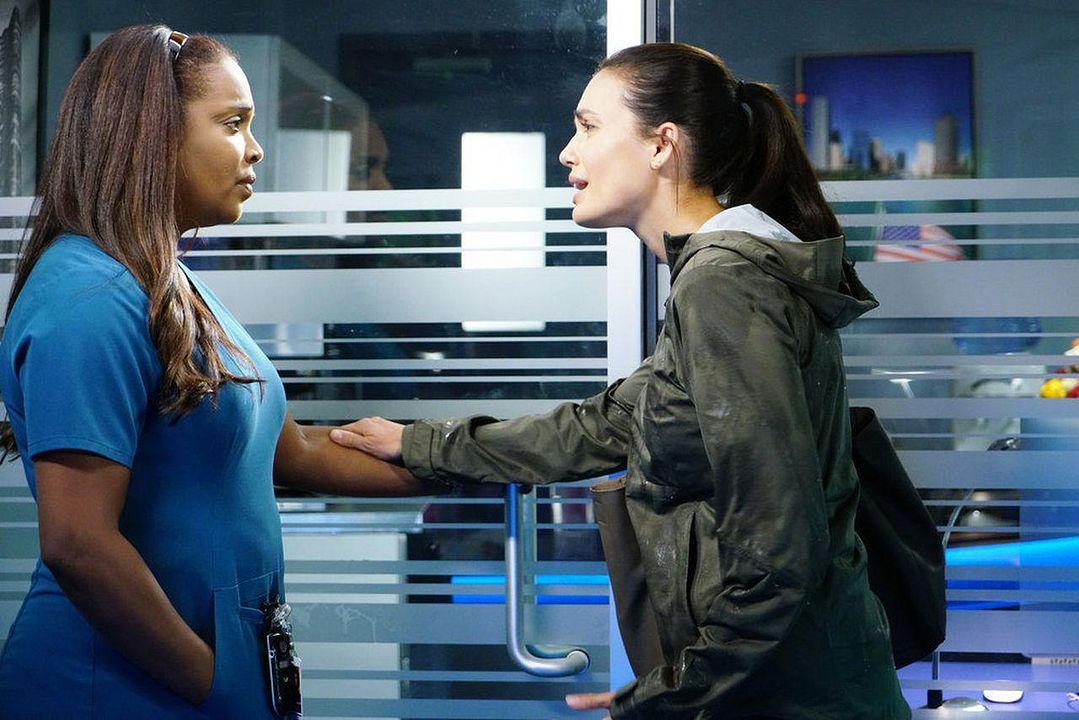 Chicago Med : Foto Marlyne Barrett, Torrey DeVitto