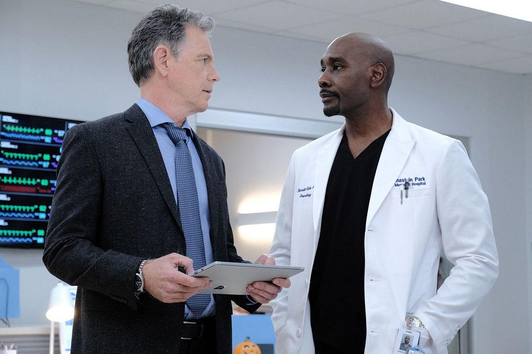 The Resident : Foto Bruce Greenwood