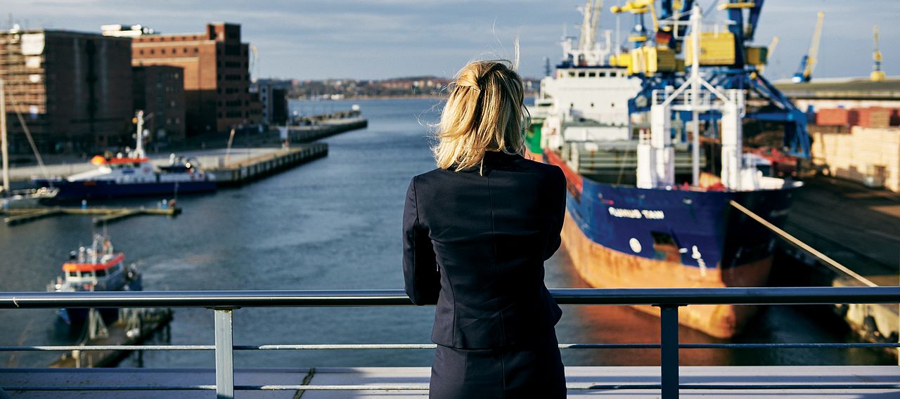 The Ground Beneath My Feet : Foto