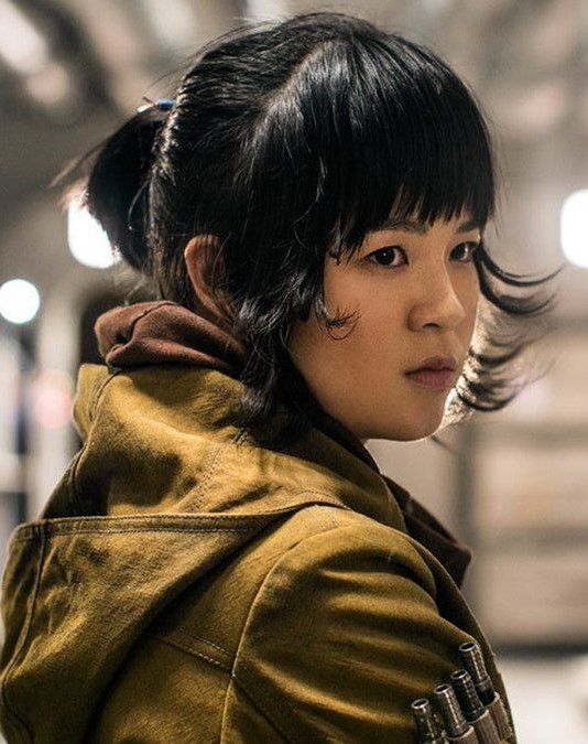 Póster Kelly Marie Tran