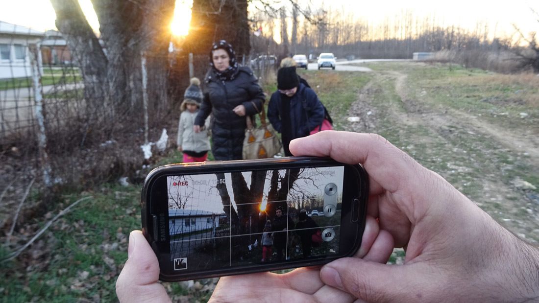 Midnight Traveler : Foto