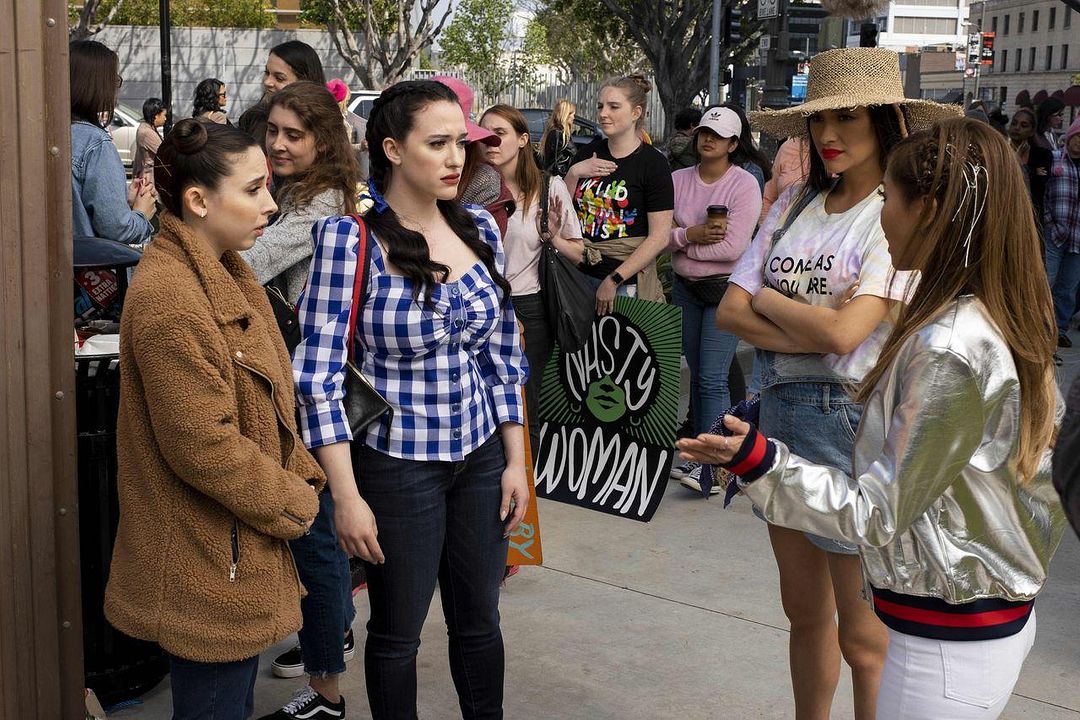 Foto Shay Mitchell, Brenda Song, Kat Dennings