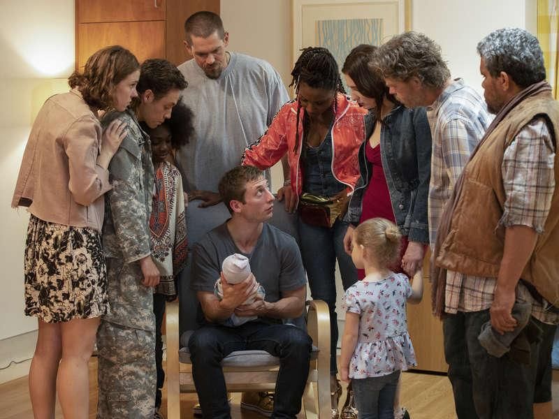 Foto William H. Macy, Steve Howey, Luis Guzmán, Jeremy Allen White, Christian Isaiah