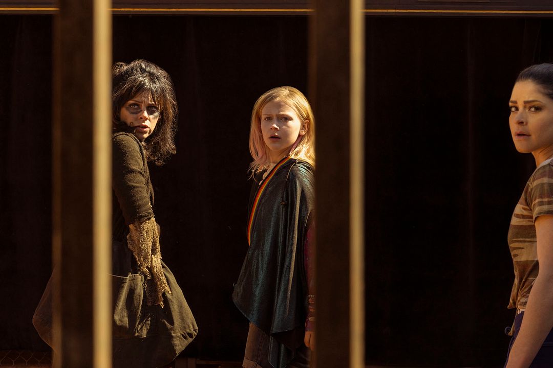 Foto Krysta Rodriguez, Alyvia Alyn Lind