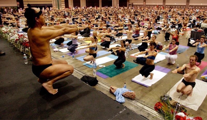 Bikram: Yogi, Guru, Predator : Foto