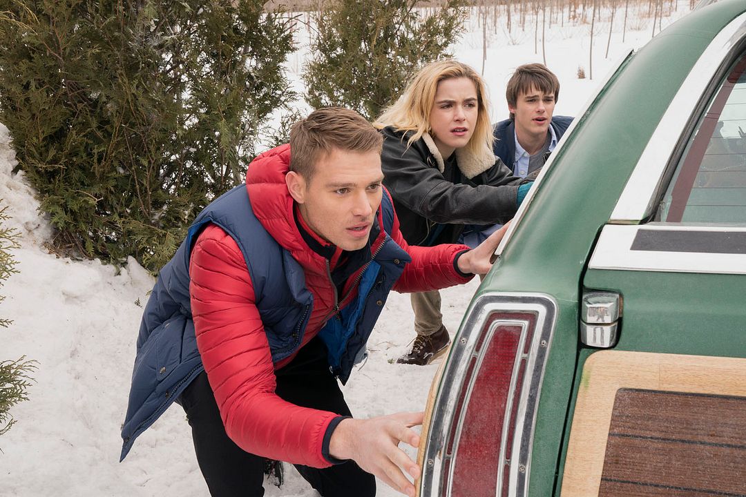 Noches blancas : Foto Kiernan Shipka, Mitchell Hope, Matthew Noszka