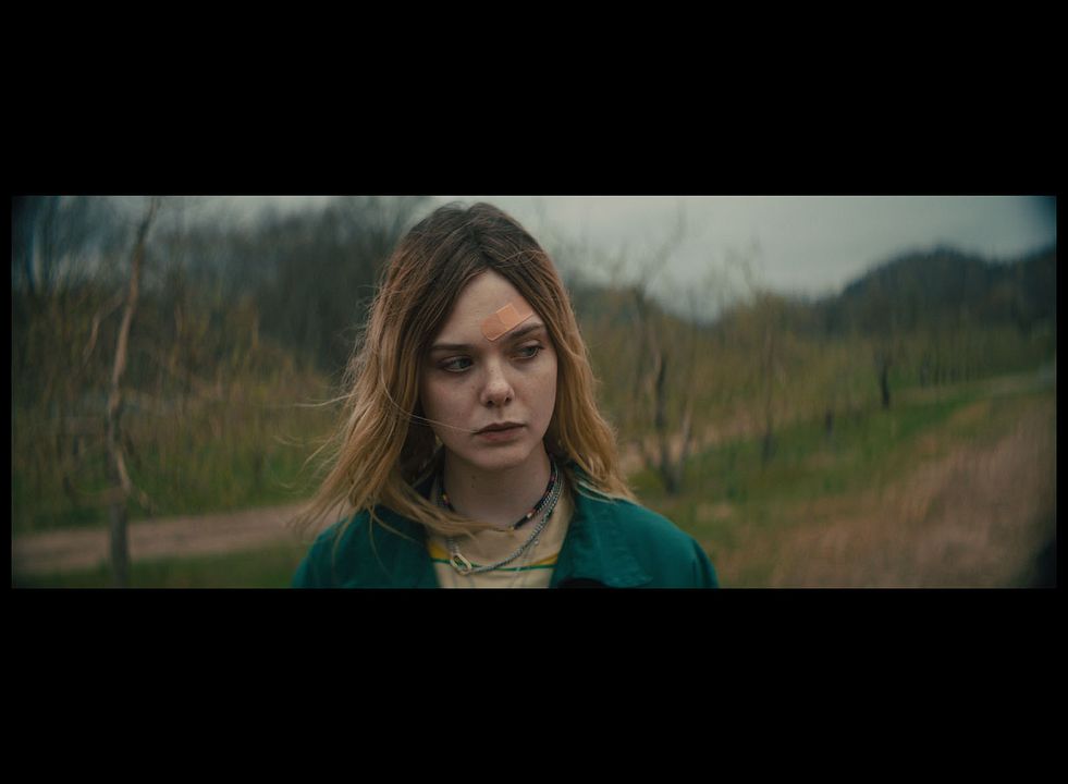 I Think We're Alone Now : Foto Elle Fanning