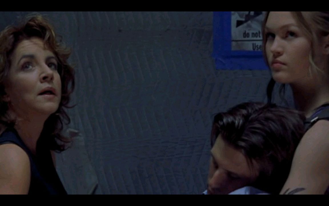 The Business of Strangers : Foto