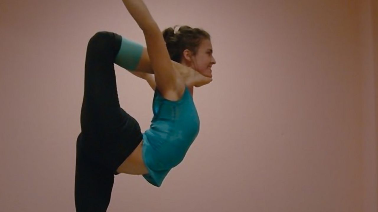 Bikram: Yogi, Guru, Predator : Foto