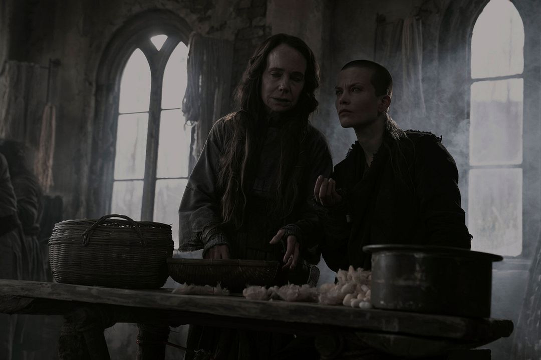 See : Foto Sylvia Hoeks