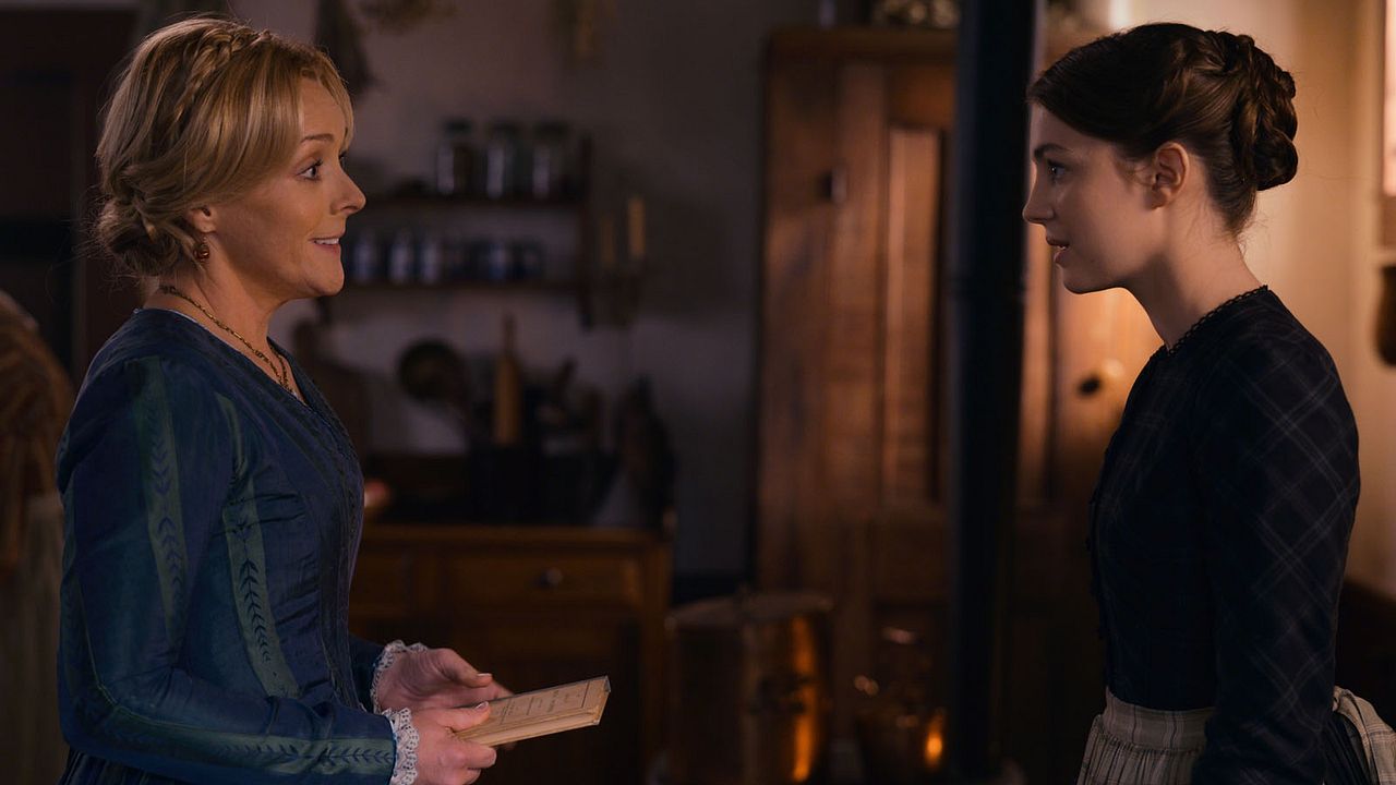 Dickinson : Foto Ella Hunt