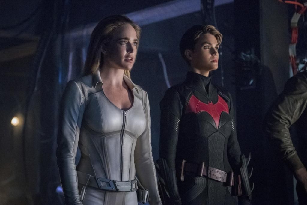Arrow : Foto Ruby Rose, Caity Lotz