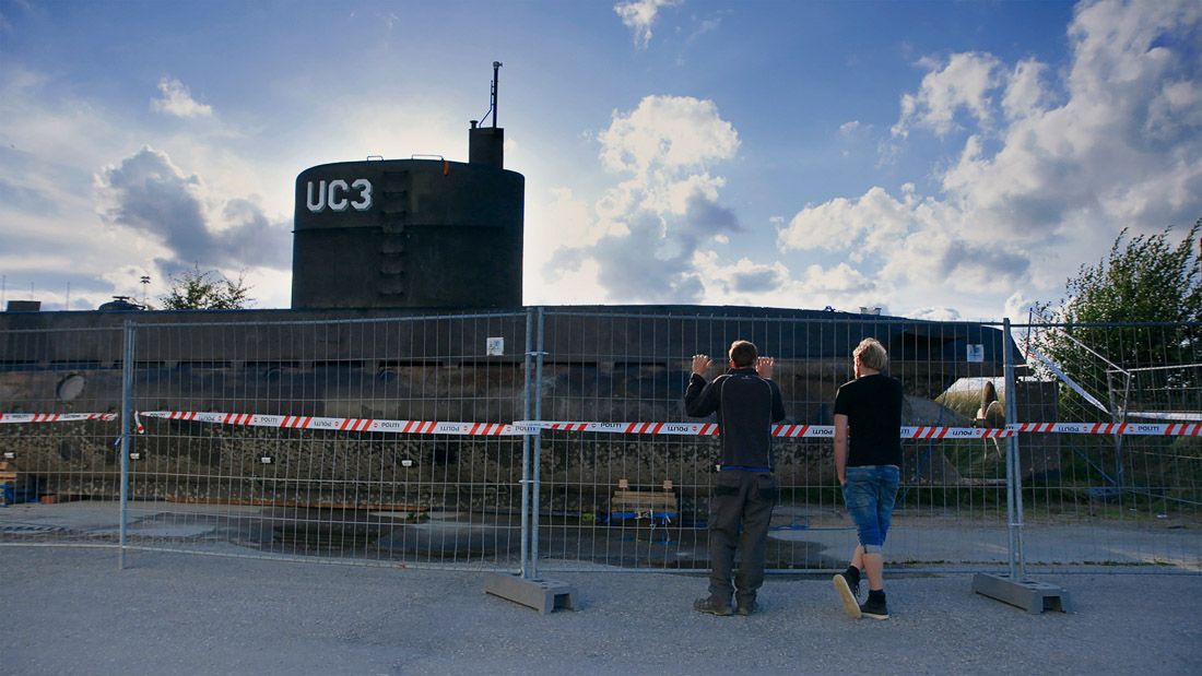 Into the Deep : Póster