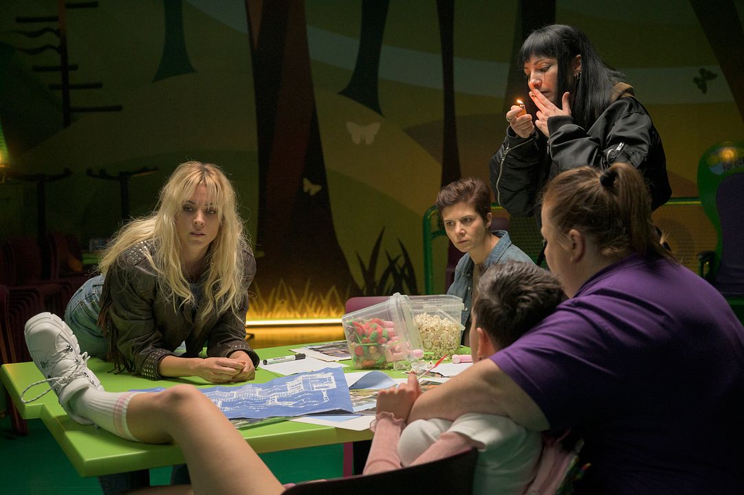 Vis a Vis: El Oasis : Foto Maggie Civantos