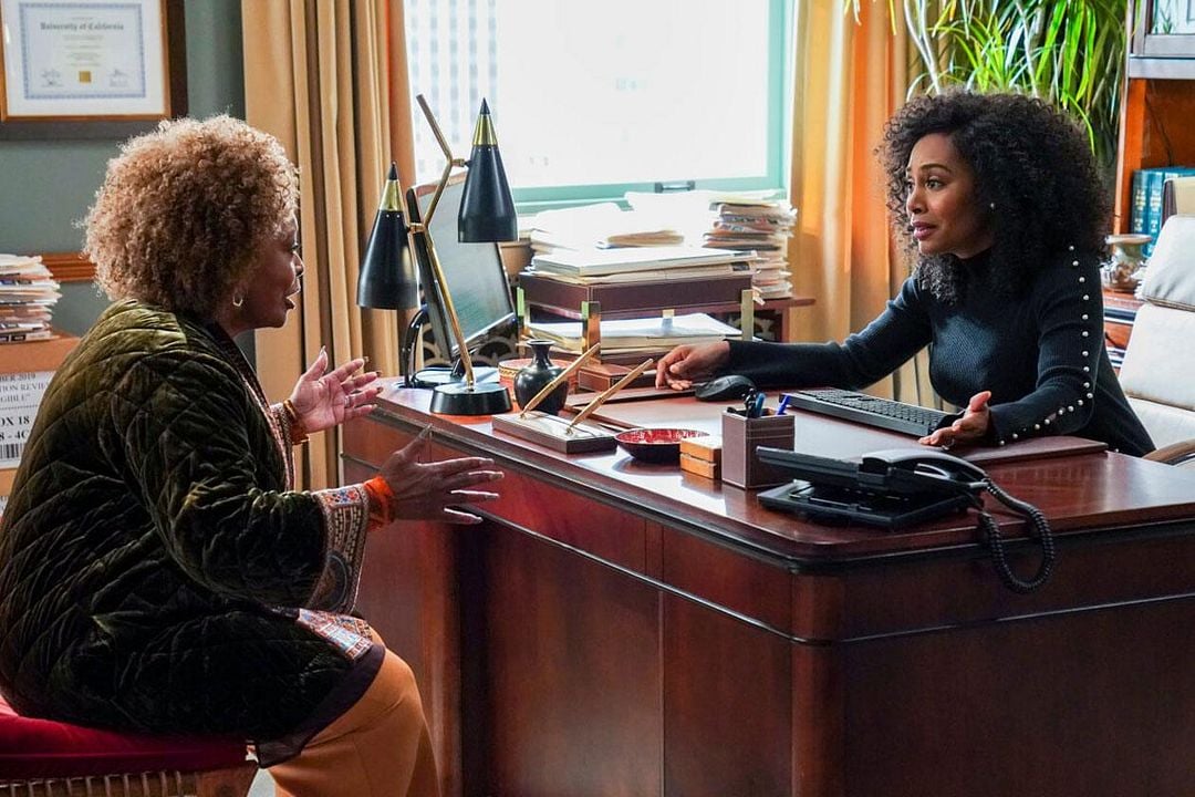 Foto L. Scott Caldwell, Simone Missick