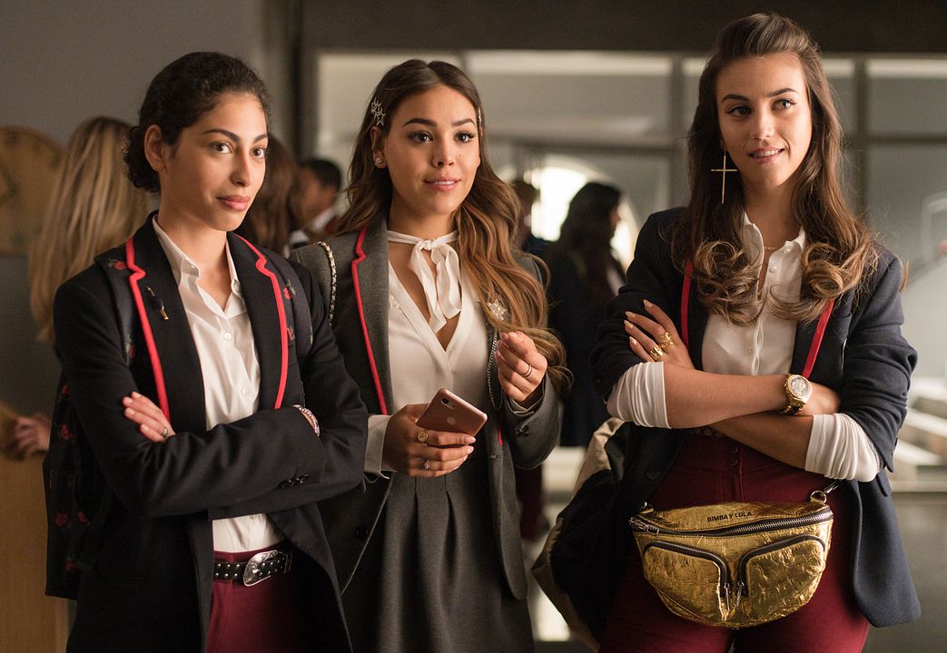 Foto Mina El Hammani, Danna Paola, Claudia Salas