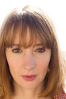 Póster Emma Lowndes