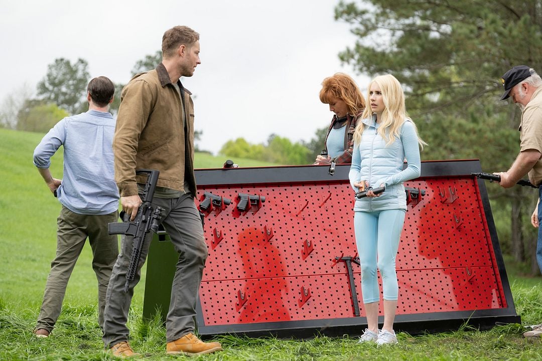 La cacería : Foto Emma Roberts, Justin Hartley