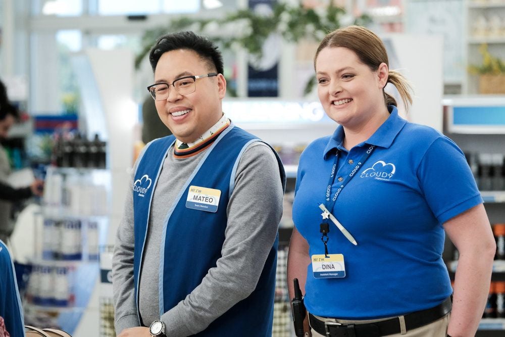 Superstore : Foto Nico Santos, Lauren Ash