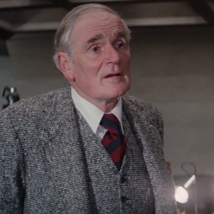 Póster Desmond Llewelyn