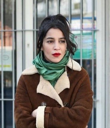 Póster Leïla Bekhti