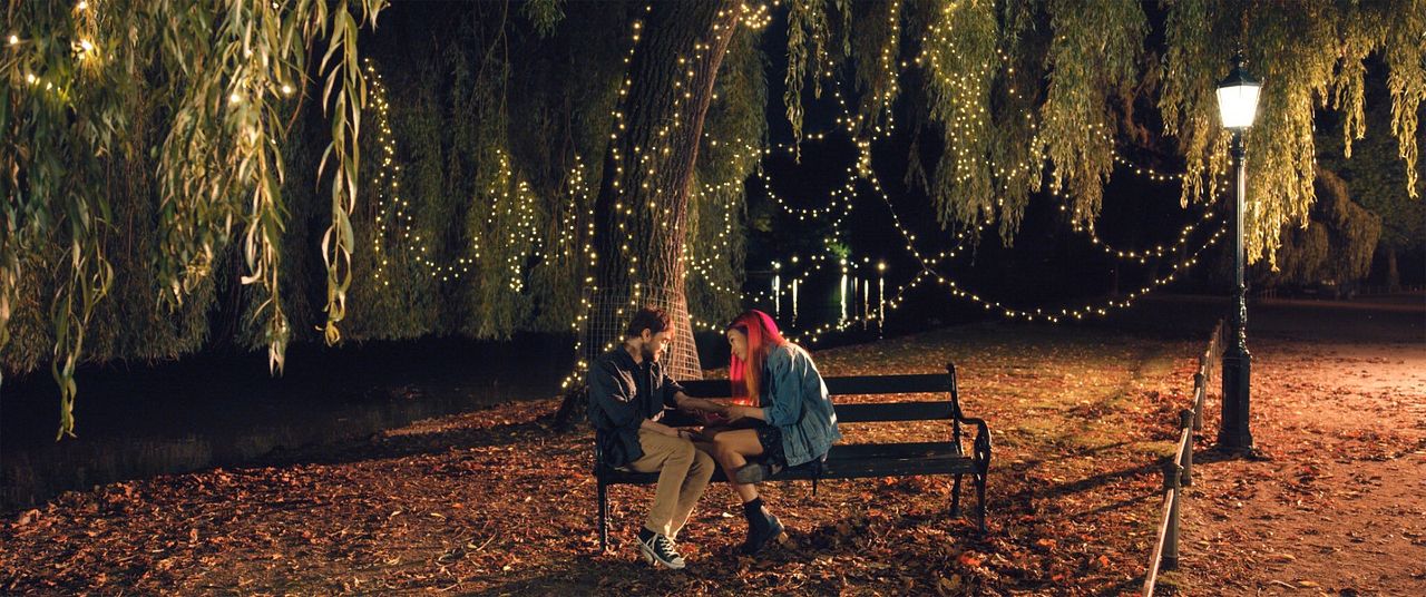 Manos a las armas : Foto Daniel Radcliffe, Natasha Liu Bordizzo